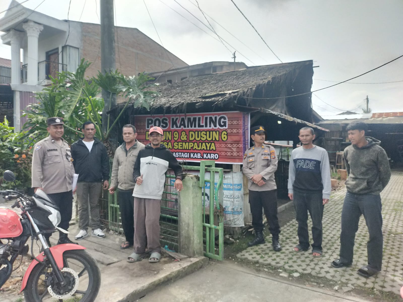 “Polsek Berastagi Bentuk Pos Kamling, Warga Sempajaya Siap Jaga Keamanan Lingkungan”